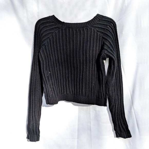 Elizabeth and James Cropped Cable Knit Sweater - Picture 2 of 3